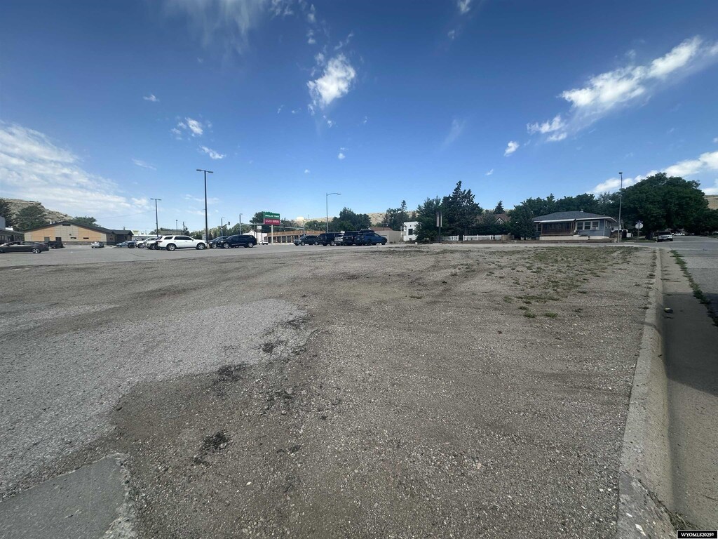 1002 W Spruce St, Rawlins, WY 82301