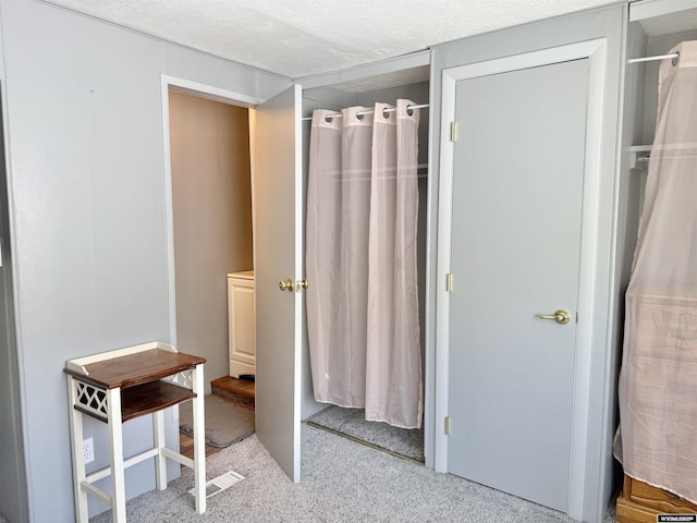 601 Diamondville Ave, Diamondville, WY 83116 - full bathroom featuring a shower with shower curtain