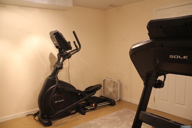 1540 Manor Dr, Casper, WY 82609 - exercise room featuring baseboards