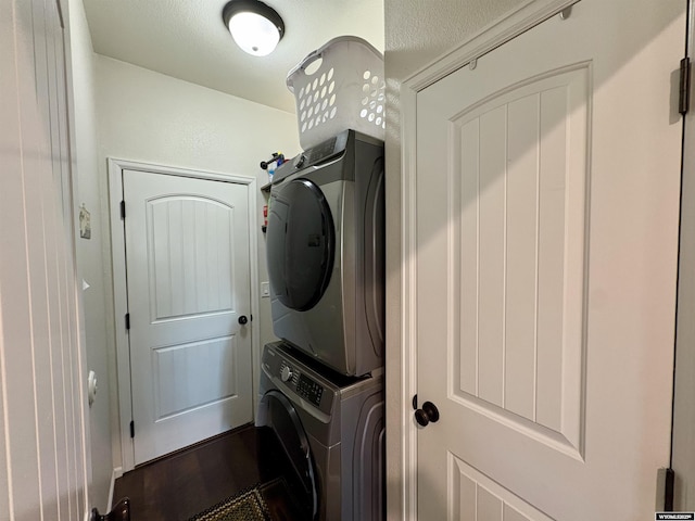 1261 Meadow Ln, Douglas, WY 82633 - laundry room featuring stacked washer / dryer