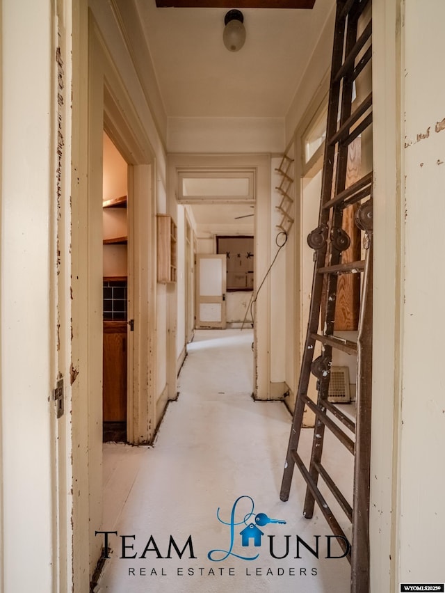719 E 4th St, Casper, WY 82601 - view of hallway