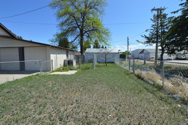 2142 W C St, Torrington, WY 82240 - view of yard
