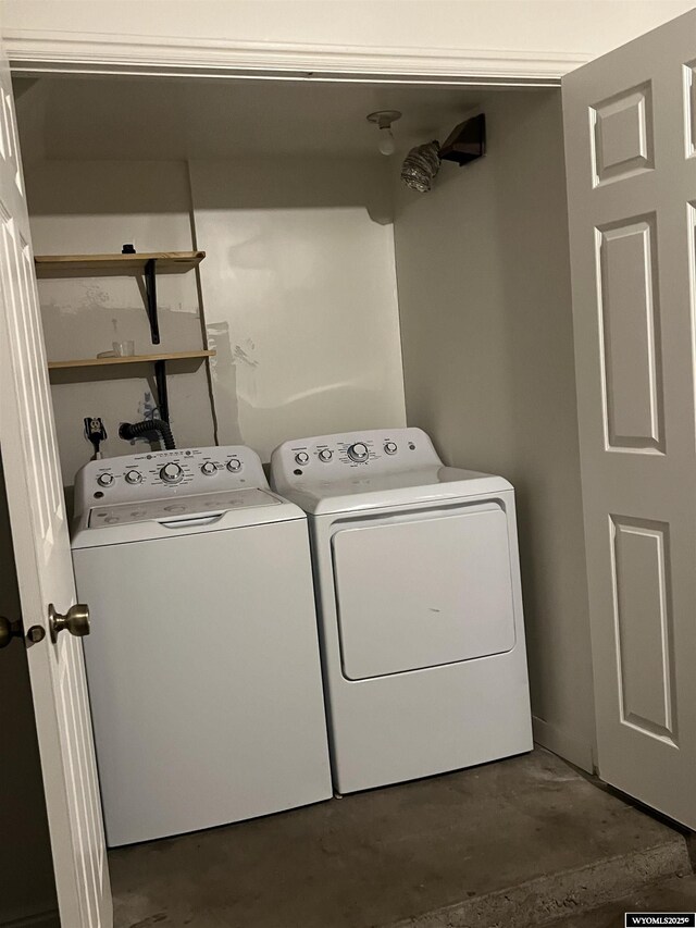 721 Sioux, Evanston, WY 82930 - laundry room with washer and dryer