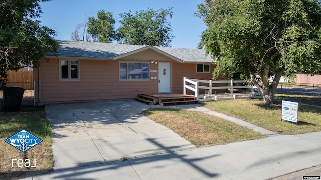 2835 Desmet, Casper, WY 82604 - ranch-style home with a shingled roof