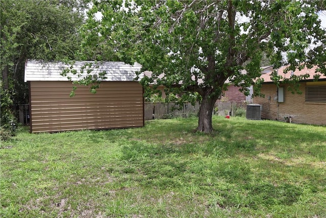 1905 Loritte Dr, Corpus Christi, TX 78416 - view of yard with a storage unit