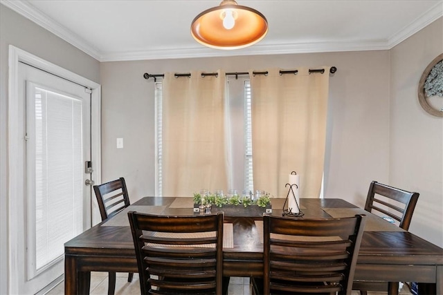 3901 Gibraltar Dr, Corpus Christi, TX 78414 - dining area with ornamental molding