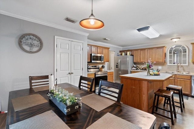 3901 Gibraltar Dr, Corpus Christi, TX 78414 - dining room featuring ornamental molding