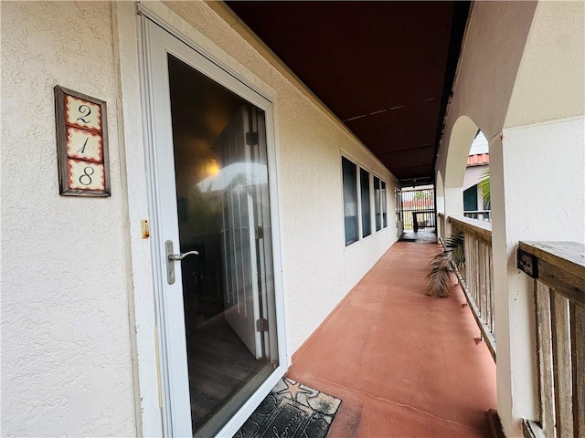 balcony featuring covered porch