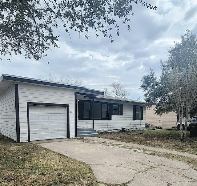 view of front facade with a garage