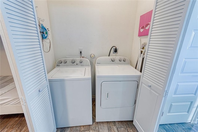 4601 Gulfbreeze Blvd Unit 1, 2, 3, 4, 5, Corpus Christi, TX 78402 - laundry room with washer and dryer
