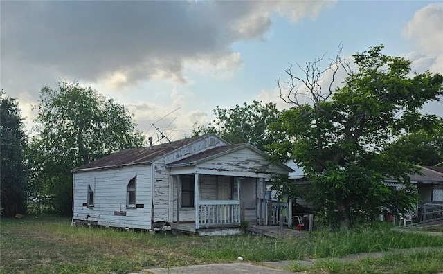 4633 Elvira Dr, Corpus Christi, TX 78416 - view of front facade with covered porch