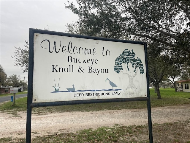 view of community / neighborhood sign