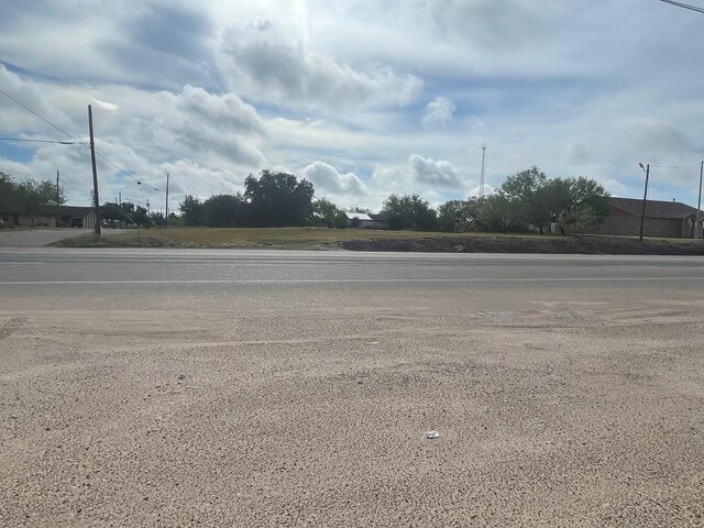 501 S Smith Ave, Hebbronville, TX 78361 - photo 1