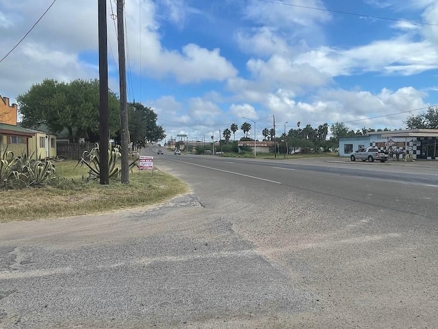 501 S Smith Ave, Hebbronville, TX 78361 - photo 4