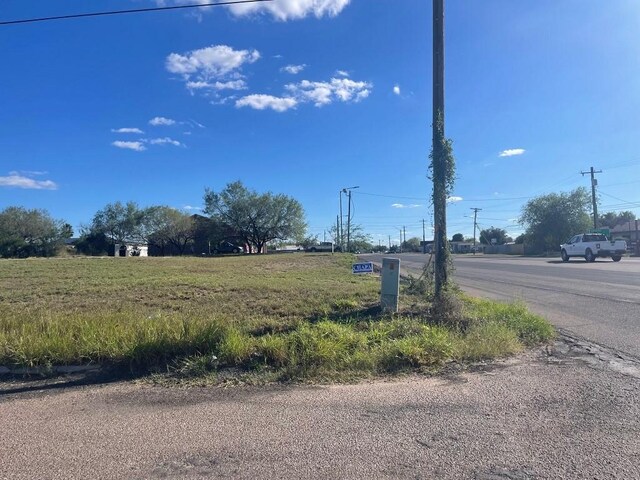 501 S Smith Ave, Hebbronville, TX 78361 - photo 5