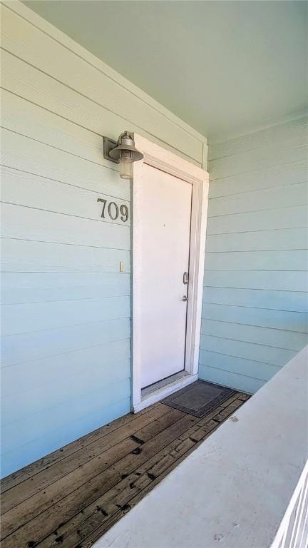 709 Lauderdale Dr, Rockport, TX 78382 - entrance to property