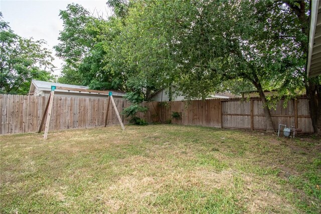 4001 Cott St, Corpus Christi, TX 78411 - view of yard