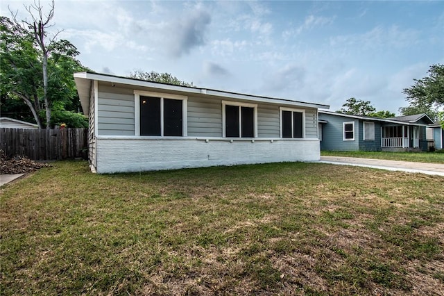 4001 Cott St, Corpus Christi, TX 78411 - ranch-style house featuring brick siding