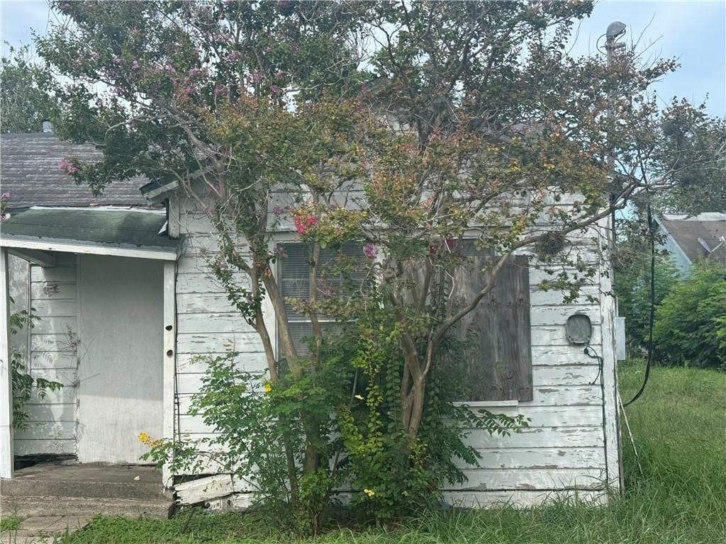 334 Osage St, Corpus Christi, TX 78405 - view of side of property