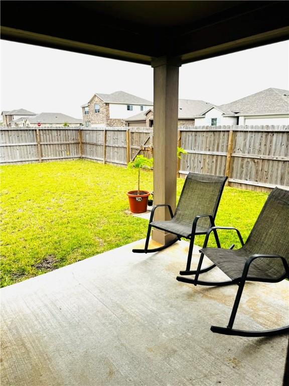 1353 Regents Park Ln, Corpus Christi, TX 78415 - view of patio