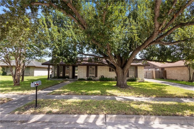 1414 E Ailsie Ave, Kingsville, TX 78363 - photo 2