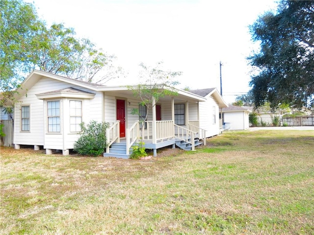 view of front of house with a front yard