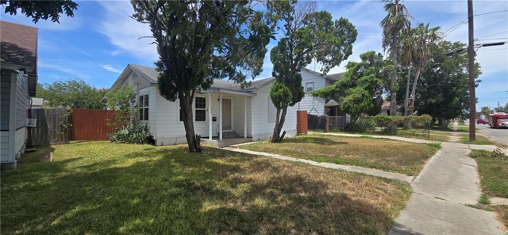 1816 Elizabeth St, Corpus Christi, TX 78404 - photo 2