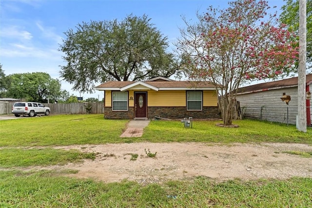 204 E Dix Ave, San Diego, TX 78384 - photo 1