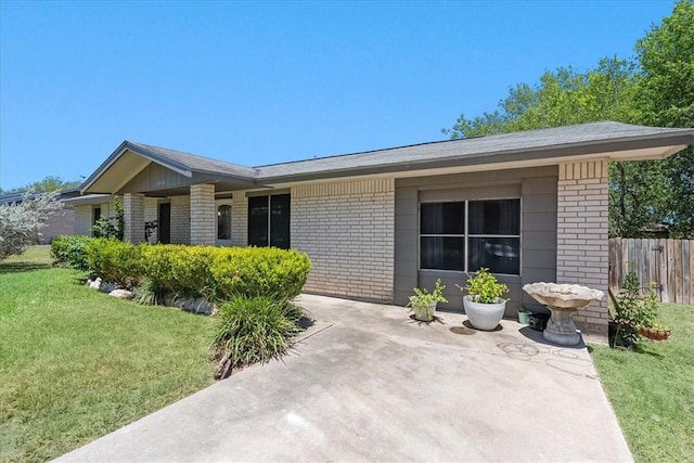 1304 Amy St, George West, TX 78022 - photo 1