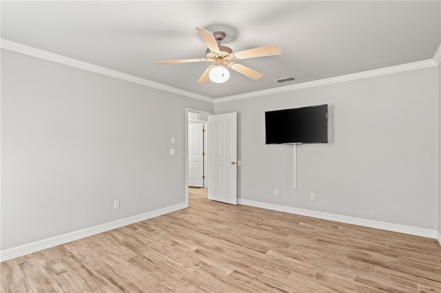 4241 Aaron Cv, Corpus Christi, TX 78413 - unfurnished room featuring crown molding, light wood-style flooring, and a ceiling fan