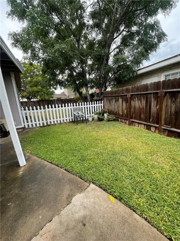 1645 Brentwood Dr, Corpus Christi, TX 78415 - photo 9