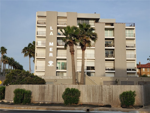 520 S Chaparral St Unit 402, Corpus Christi, TX 78401 - view of apartment building / complex