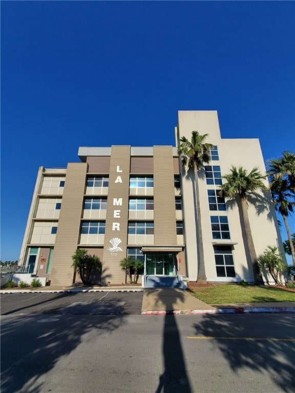 520 S Chaparral St Unit 402, Corpus Christi, TX 78401 - view of building exterior