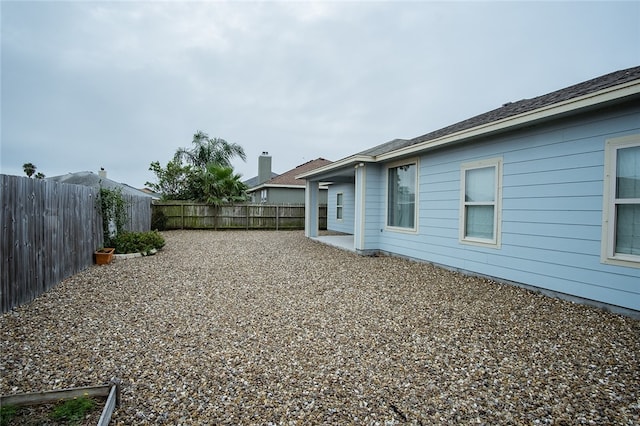 view of yard featuring a patio area