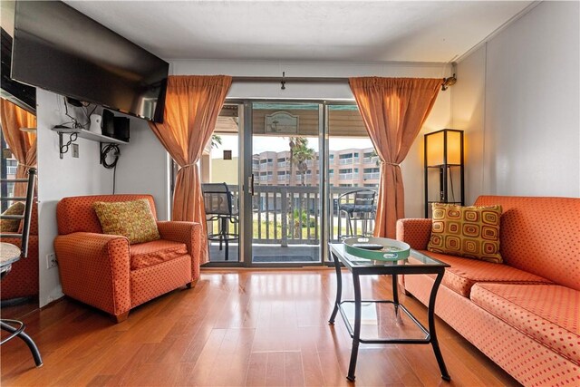 3938 Surfside Blvd Unit 3118, Corpus Christi, TX 78402 - living room with wood finished floors