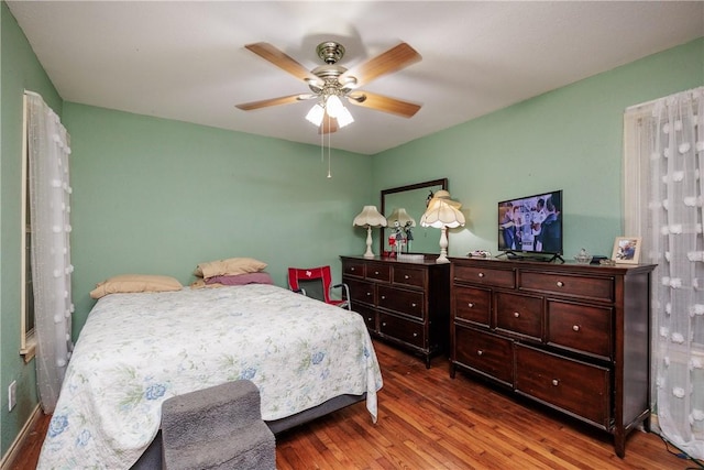 1037 Collingswood Dr, Corpus Christi, TX 78412 - bedroom with wood finished floors and a ceiling fan
