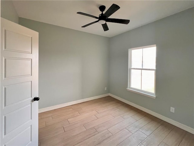 empty room with ceiling fan