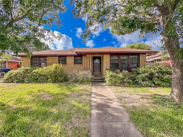 613 Brawner Pkwy, Corpus Christi, TX 78411 - single story home featuring brick siding
