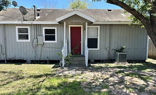 1118 E Huisache Ave, Kingsville, TX 78363 - photo 2