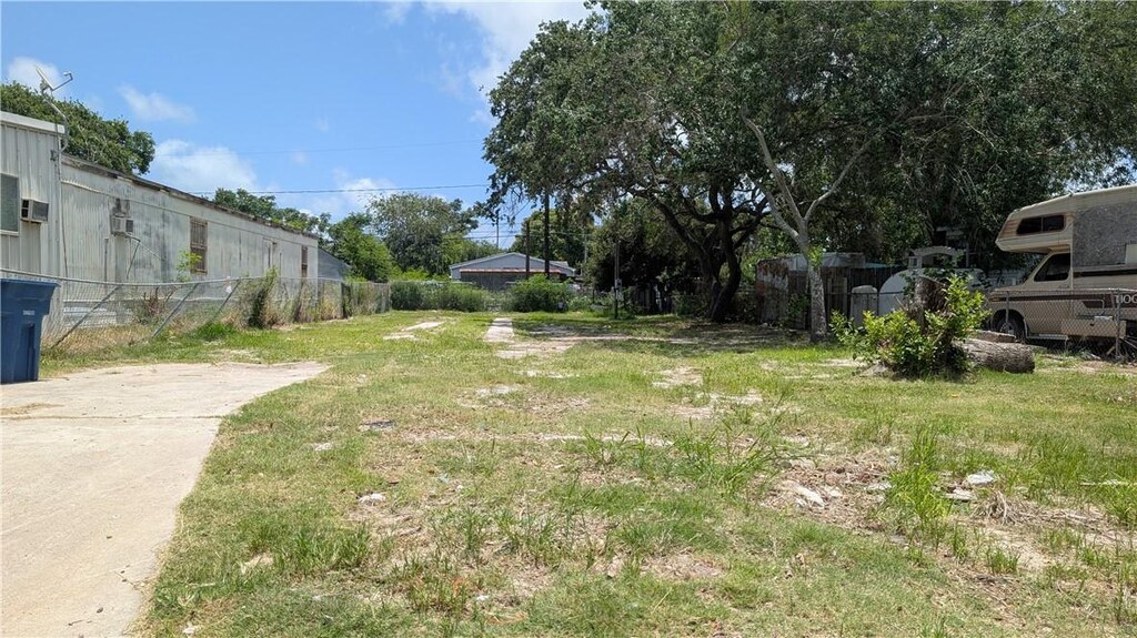 817 Mcdonald St, Corpus Christi, TX 78418 - photo 1