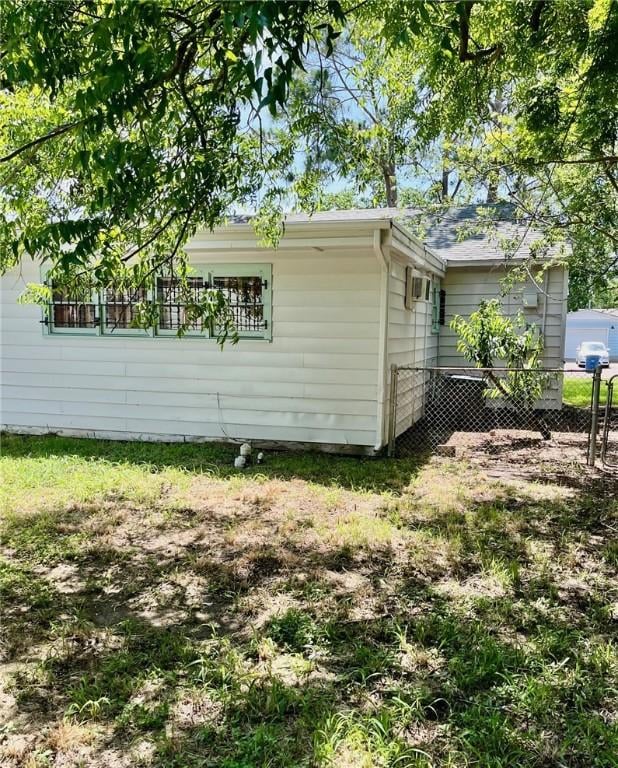 4225 Lowman St, Corpus Christi, TX 78411 - view of side of property