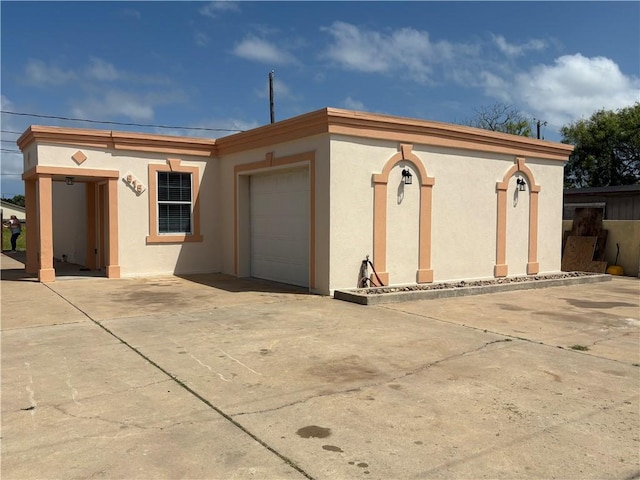 915 Flour Bluff Dr, Corpus Christi, TX 78418 - garage featuring concrete driveway