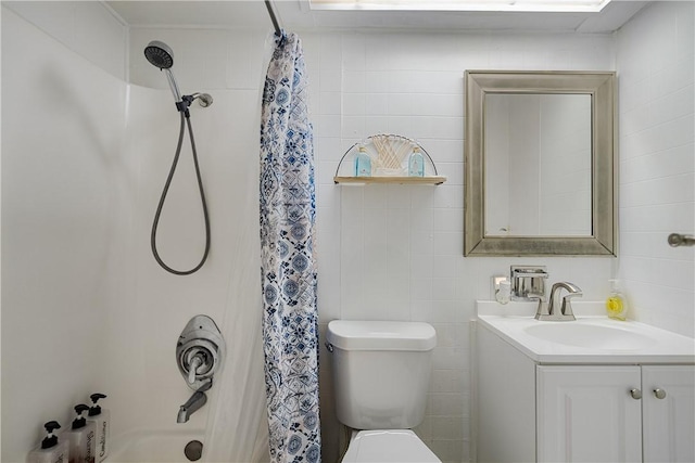14300 S Padre Island Dr Unit 125, Corpus Christi, TX 78418 - full bath featuring vanity and shower / tub combo with curtain