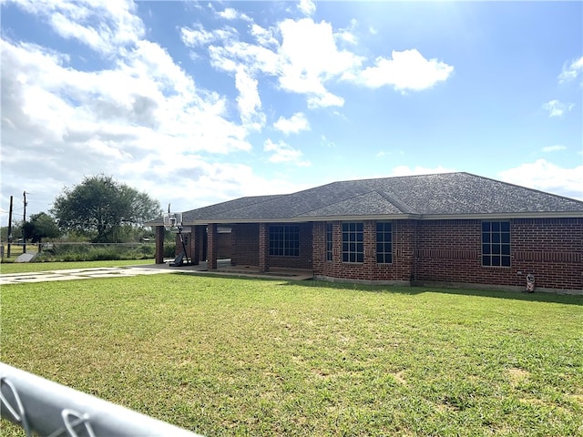 view of front of house with a front yard