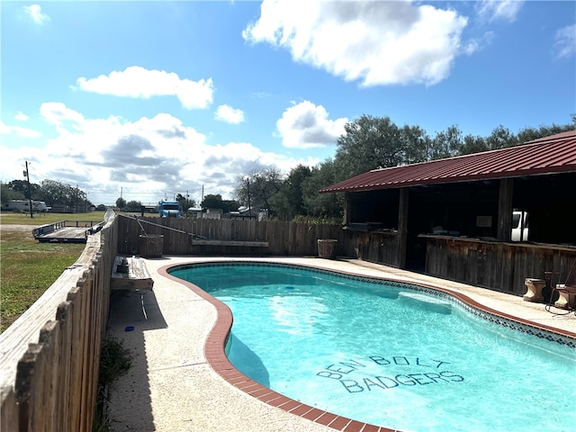 view of swimming pool