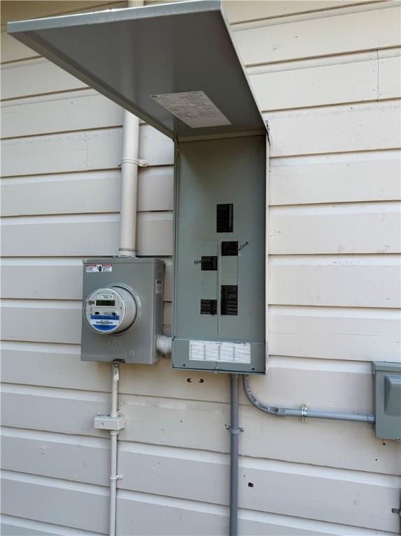 624 E Kenedy Ave, Kingsville, TX 78363 - exterior view of electric meter