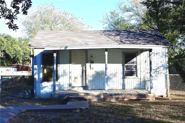 view of outdoor structure with a yard