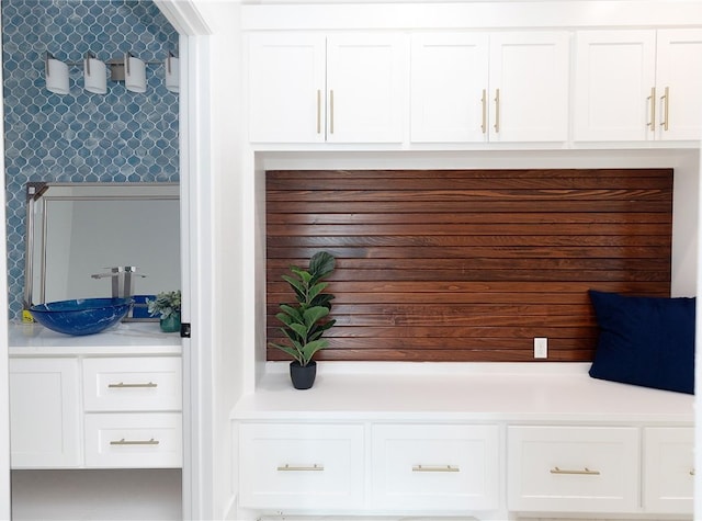 mudroom featuring sink