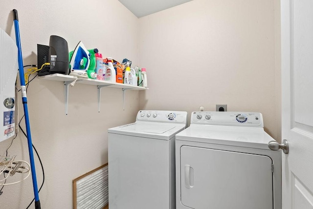 7418 Oshman Dr, Corpus Christi, TX 78414 - laundry area featuring washing machine and dryer