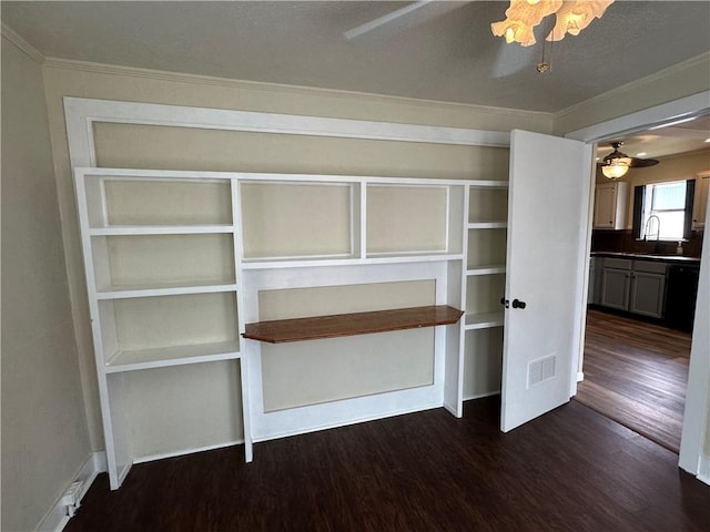 230 Lola Johnson, Corpus Christi, TX 78418 - closet featuring visible vents